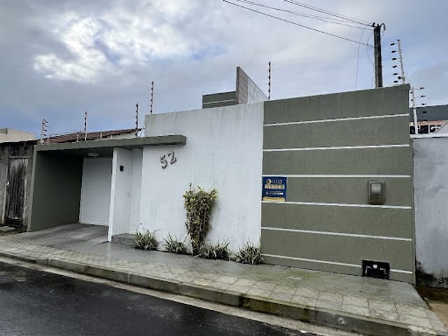Casa com 300m² 5 quartos e 3 banheiros, à venda, no bairro São Luiz em Arapiraca