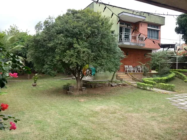 Casa com 2200m² 4 quartos e 4 banheiros, para alugar, no bairro Essolandia em Nova Iguaçu