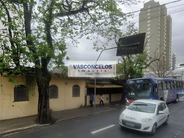 Casa com 404m² 4 quartos e 2 banheiros, à venda, no bairro Centro em São José dos Campos