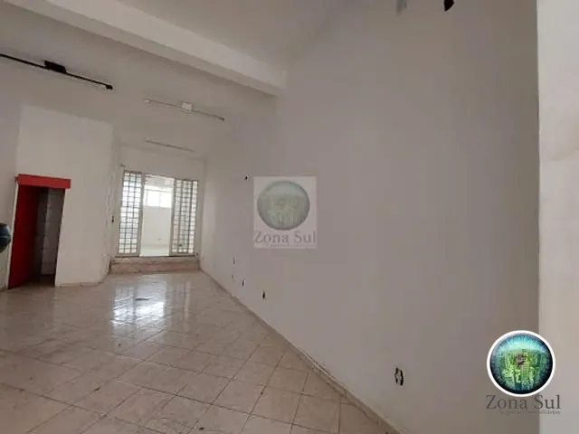 Casa com 220m² 2 quartos e 2 banheiros, à venda, no bairro Jardim Simus em Sorocaba