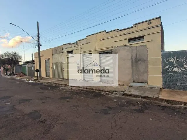 Casa com 1094m², à venda, no bairro CENTRO em Jacarezinho