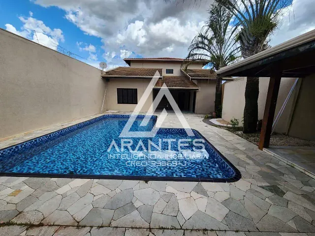 Casa 4 quartos e 4 banheiros, à venda ou para alugar, no bairro Centro em Barretos