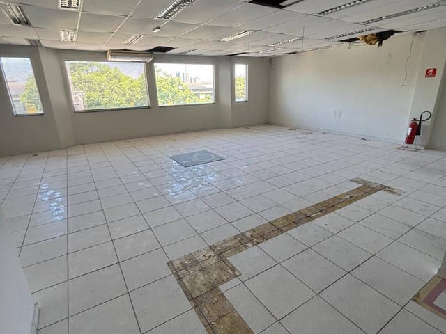 Loja para alugar, no bairro Jardim do Estádio em Santo André
