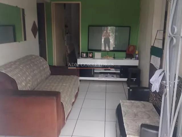 Casa com 300m² 3 quartos e 2 banheiros, à venda, no bairro Parque Granja Esperança em Cachoeirinha