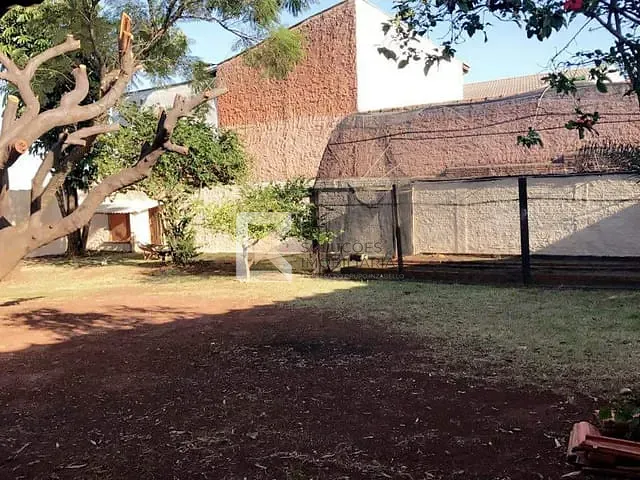 Casa com 720m² 3 quartos e 2 banheiros, à venda, no bairro Vila Avaí em Indaiatuba