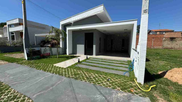 Casa com 200m² 3 quartos e 2 banheiros, à venda, no bairro Água Branca em Piracicaba