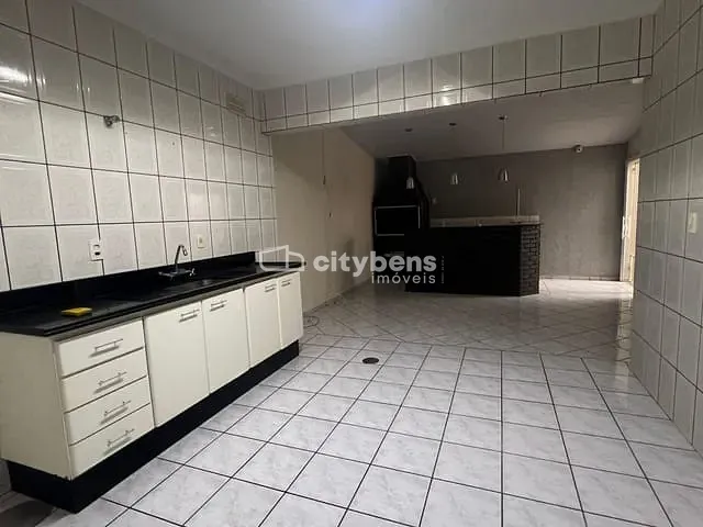 Casa 3 quartos e 3 banheiros, à venda, no bairro Monte Carlo em Araçatuba