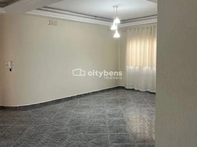 Casa 3 quartos e 3 banheiros, à venda, no bairro Monte Carlo em Araçatuba