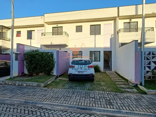 Casa 2 quartos e 2 banheiros, à venda ou para alugar, no bairro Jardim Petrópolis em Cotia
