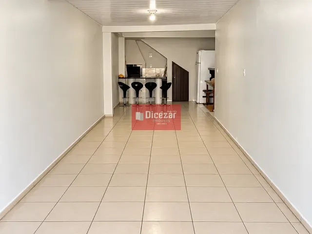 Casa 6 quartos e 3 banheiros, à venda, no bairro Praia de Armação em Penha