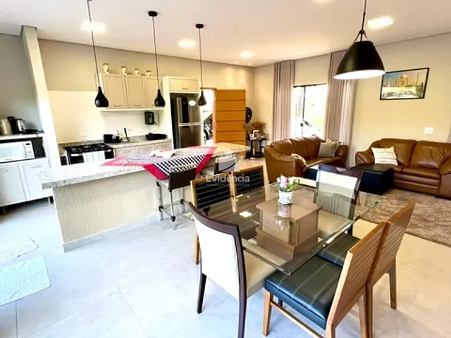 Casa com 1708m² 4 quartos e 4 banheiros, à venda, no bairro Estância Cabral em Cambé