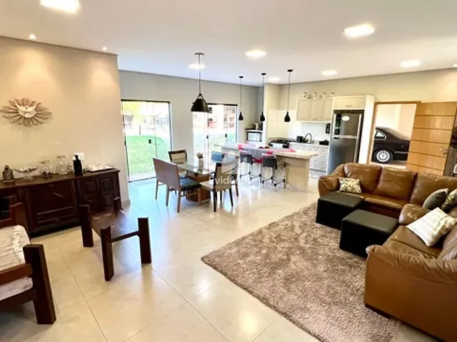 Casa com 1708m² 4 quartos e 4 banheiros, à venda, no bairro Estância Cabral em Cambé