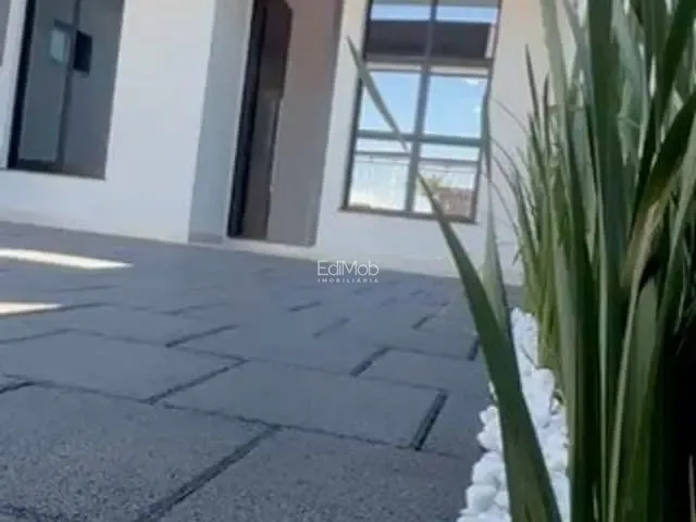 Casa com 180m² 3 quartos e 2 banheiros, à venda, no bairro Vale Verde em Cascavel