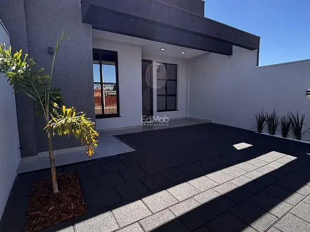 Casa com 180m² 3 quartos e 2 banheiros, à venda, no bairro Vale Verde em Cascavel