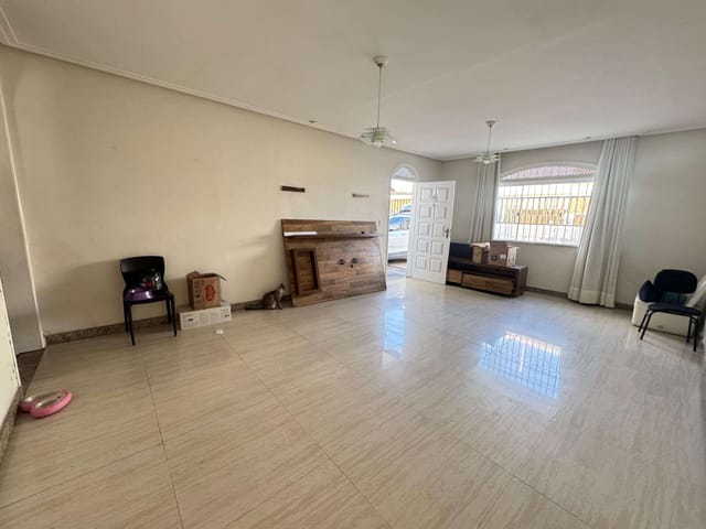Casa 9 quartos e 5 banheiros, para alugar, no bairro Inácio Barbosa em Aracaju