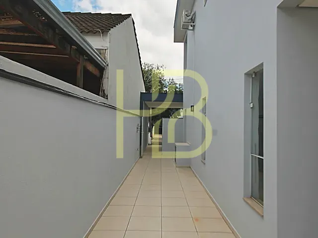 Casa 3 quartos e 2 banheiros, para alugar, no bairro Zona Industrial em Sorocaba