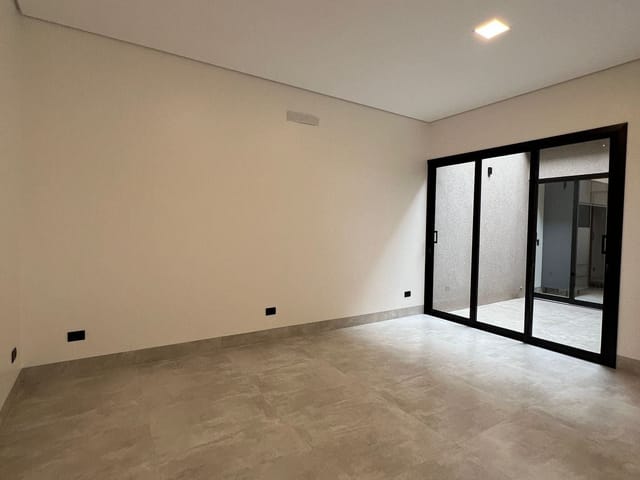 Casa com 262m² 3 quartos e 1 banheiro, à venda, no bairro Jardim Araguaia em Nova Mutum