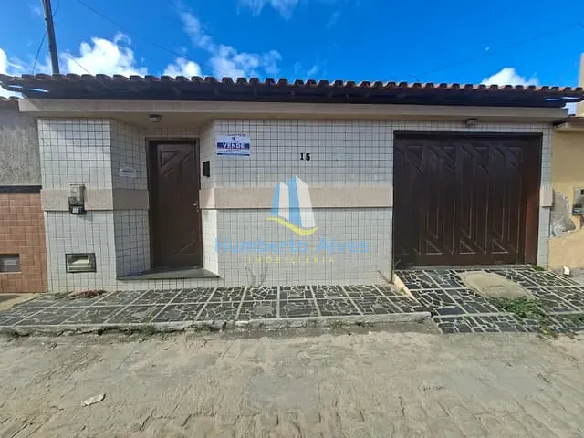 Casa 3 quartos e 2 banheiros, à venda, no bairro Zabelê em Vitória da Conquista