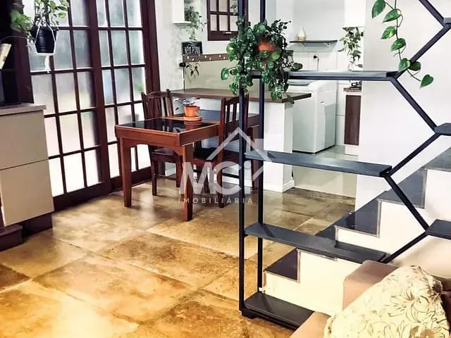 Casa 2 quartos e 2 banheiros, à venda, no bairro Três Vendas em Pelotas
