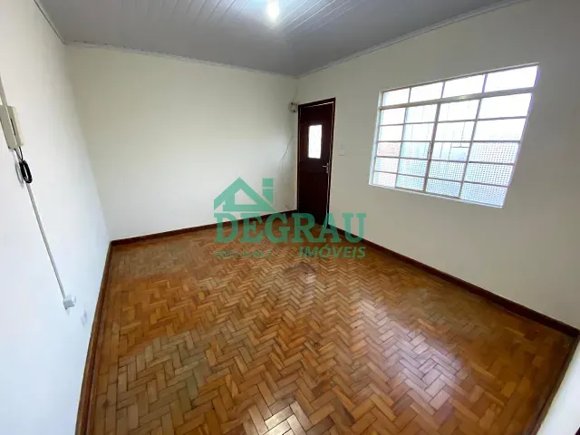 Casa 3 quartos e 1 banheiro, para alugar, no bairro Vila Santana em Itapeva