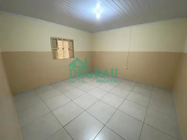 Casa 3 quartos e 1 banheiro, para alugar, no bairro Vila Santana em Itapeva