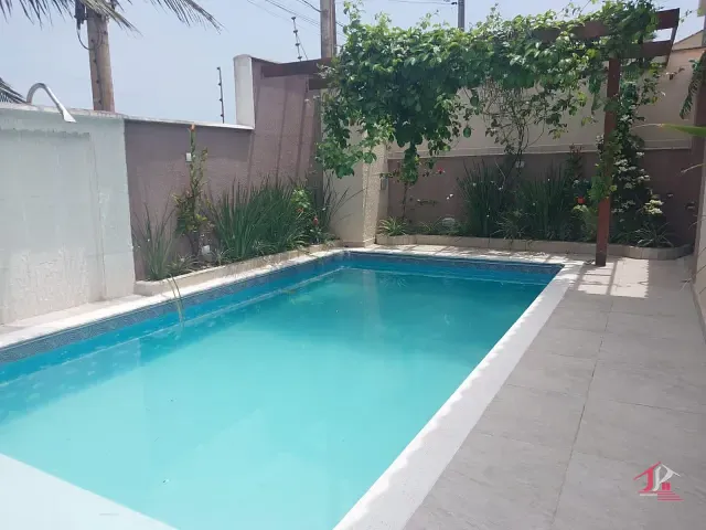 Casa com 420m² 4 quartos e 6 banheiros, à venda, no bairro Cibratel II em Itanhaém