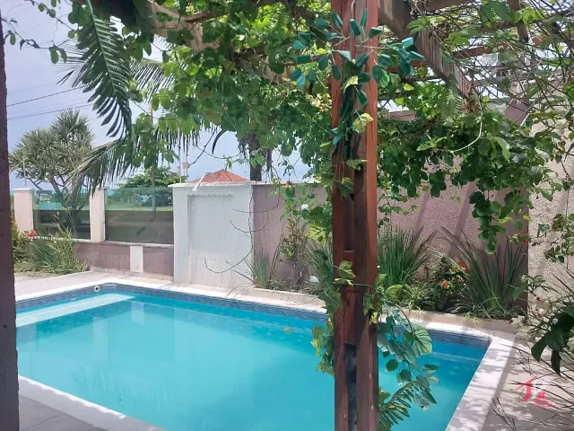Casa com 420m² 4 quartos e 6 banheiros, à venda, no bairro Cibratel II em Itanhaém