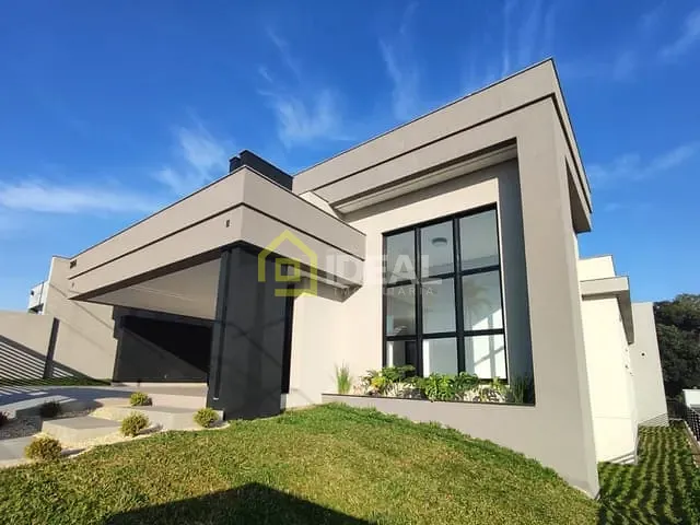 Casa 3 quartos e 3 banheiros, à venda, no bairro São Cristóvão em Concórdia