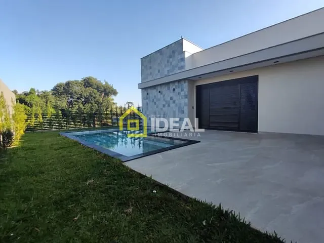 Casa 3 quartos e 3 banheiros, à venda, no bairro São Cristóvão em Concórdia