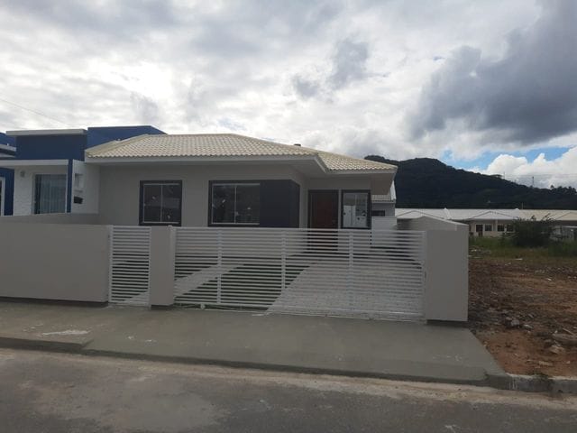 Foto do Casa - Linda casa de 3 dormitórios  com suíte a venda no Vale Verde em Palhoça, não perca esta oportunidade! | Michelli Lima da Silva
