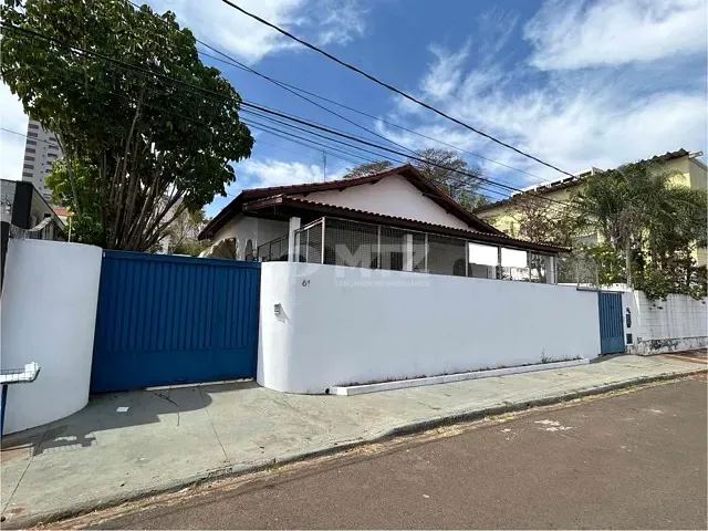 Casa 3 quartos e 4 banheiros, à venda, no bairro Jardim Bom Pastor em Botucatu