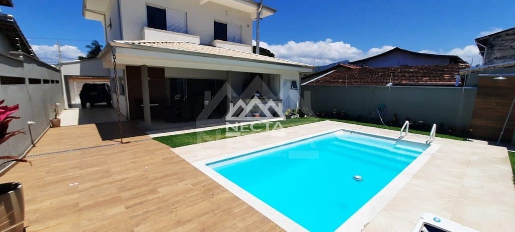 Casa, 4 quartos, 280 m² - Foto 1