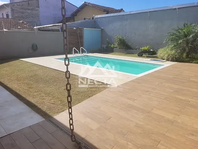 Casa com 360m² 4 quartos e 4 banheiros, à venda, no bairro Jardim Britania em Caraguatatuba