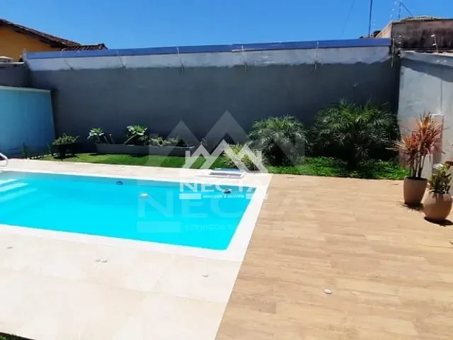 Casa com 360m² 4 quartos e 4 banheiros, à venda, no bairro Jardim Britania em Caraguatatuba