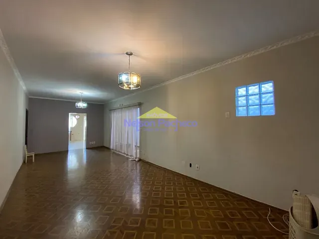 Casa com 396m² 3 quartos e 2 banheiros, à venda, no bairro Centro em Capivari