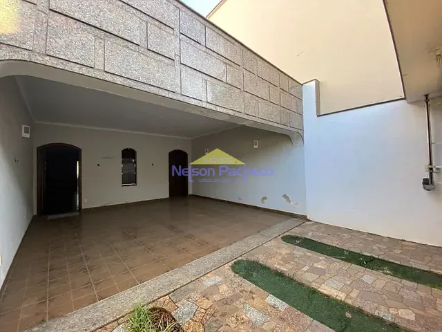Casa com 396m² 3 quartos e 2 banheiros, à venda, no bairro Centro em Capivari