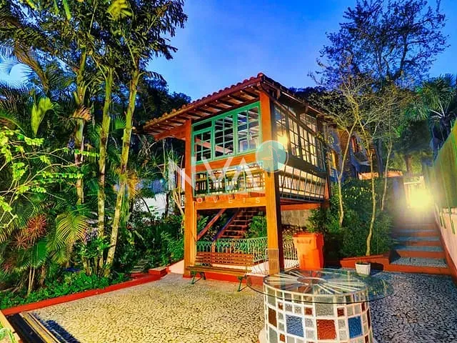 Casa com 900m² 5 quartos e 5 banheiros, à venda, no bairro Jardim Botânico em Rio de Janeiro