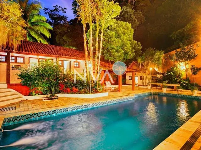 Casa com 900m² 5 quartos e 5 banheiros, à venda, no bairro Jardim Botânico em Rio de Janeiro