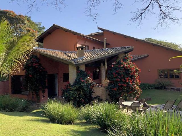 Casa com 1218m² 3 quartos e 5 banheiros, à venda, no bairro Bosque do Vianna em Cotia