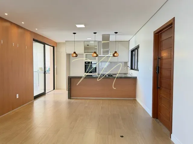 Casa com 450m² 4 quartos e 3 banheiros, à venda ou para alugar, no bairro Nossa Senhora da Vitória em Ilhéus