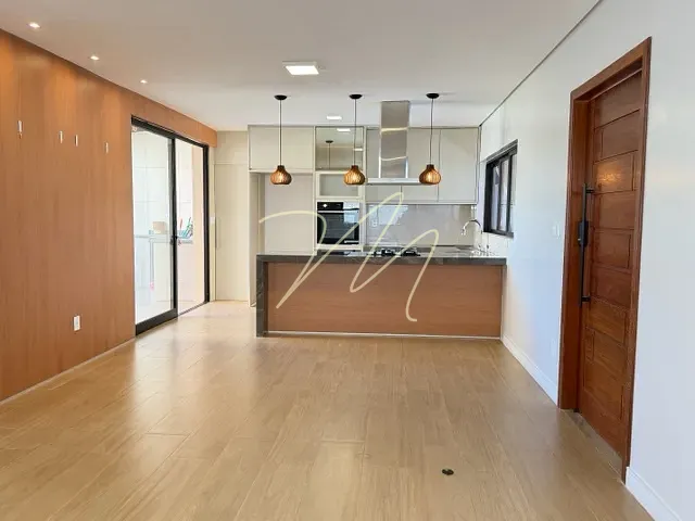 Casa com 450m² 4 quartos e 3 banheiros, à venda ou para alugar, no bairro Nossa Senhora da Vitória em Ilhéus