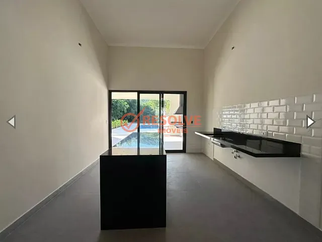 Casa com 1000m² 3 quartos e 4 banheiros, à venda, no bairro Itapema em Guararema