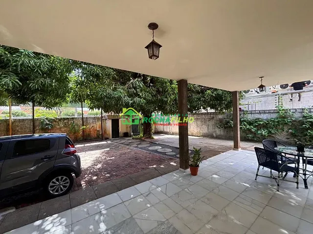 Casa com 1600m² 5 quartos e 2 banheiros, para alugar, no bairro Jóquei em Teresina