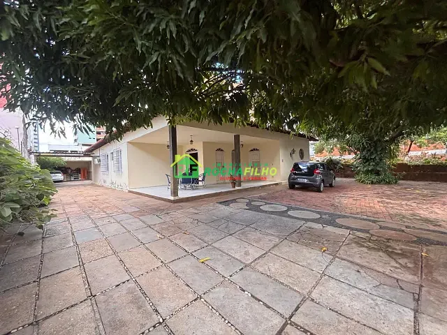 Casa com 1600m² 5 quartos e 2 banheiros, para alugar, no bairro Jóquei em Teresina