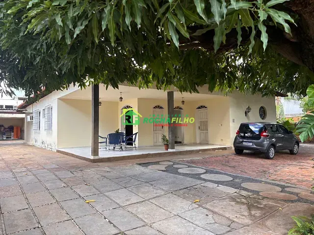 Casa com 1600m² 5 quartos e 2 banheiros, para alugar, no bairro Jóquei em Teresina