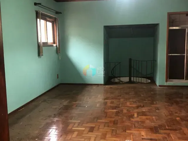 Casa com 300m² 3 quartos e 4 banheiros, à venda, no bairro Cascatinha em Petrópolis