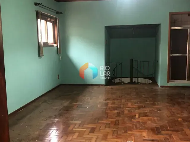 Casa com 300m² 3 quartos e 4 banheiros, à venda, no bairro Cascatinha em Petrópolis