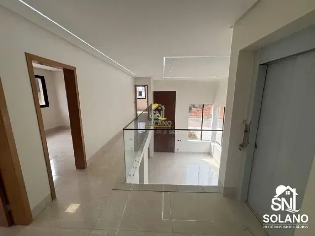 Casa com 560m² 5 quartos e 7 banheiros, à venda, no bairro Condomínio do Lago em Goiânia