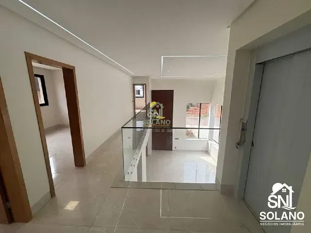 Casa com 560m² 5 quartos e 7 banheiros, à venda, no bairro Condomínio do Lago em Goiânia