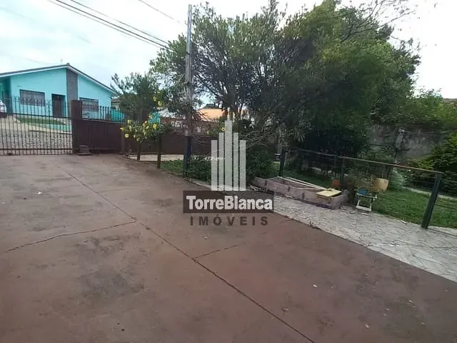 Casa com 490m² 3 quartos e 3 banheiros, à venda, no bairro Uvaranas em Ponta Grossa